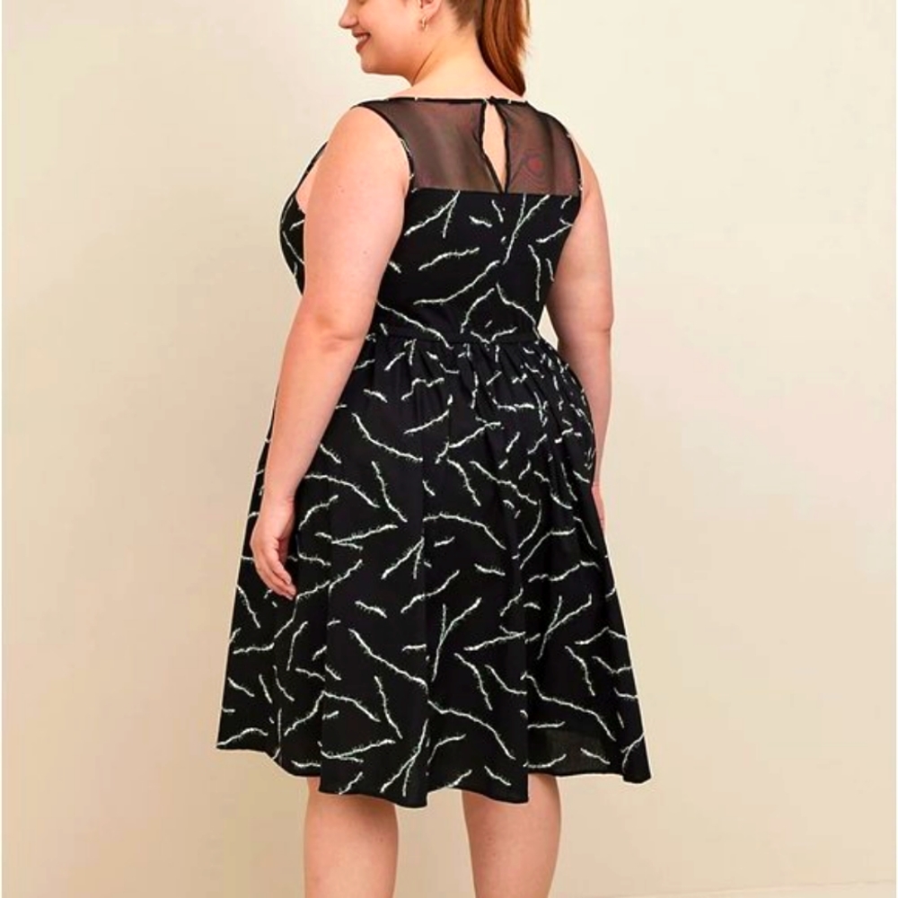 ❤️NWT TORRID UNIVERSAL MONSTERS FRANKENSTEIN DRESS - PLUS SIZE 1X - HALLOWEEN - Picture 3 of 11
